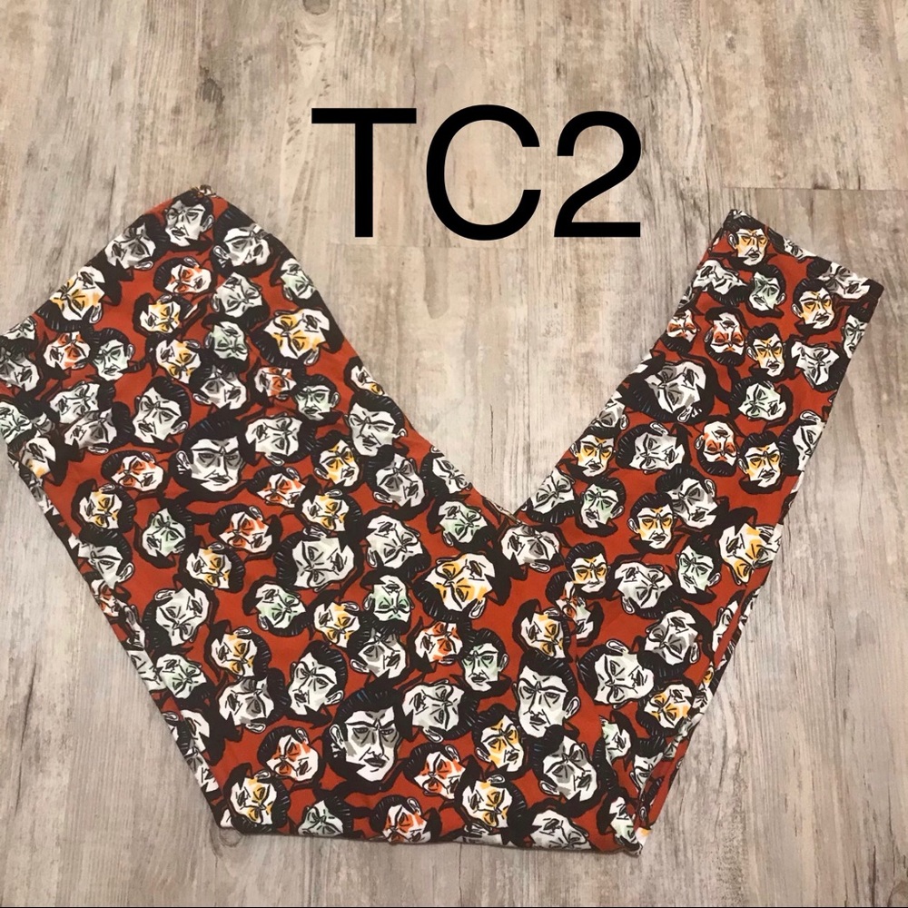 LuLaRoe Red Dracula TC2 Leggings NWOT